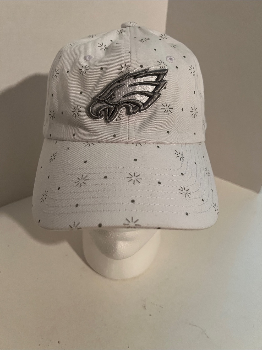 Philadelphia Eagles Fanatics Women’s White Gray Adjustable NFL Hat